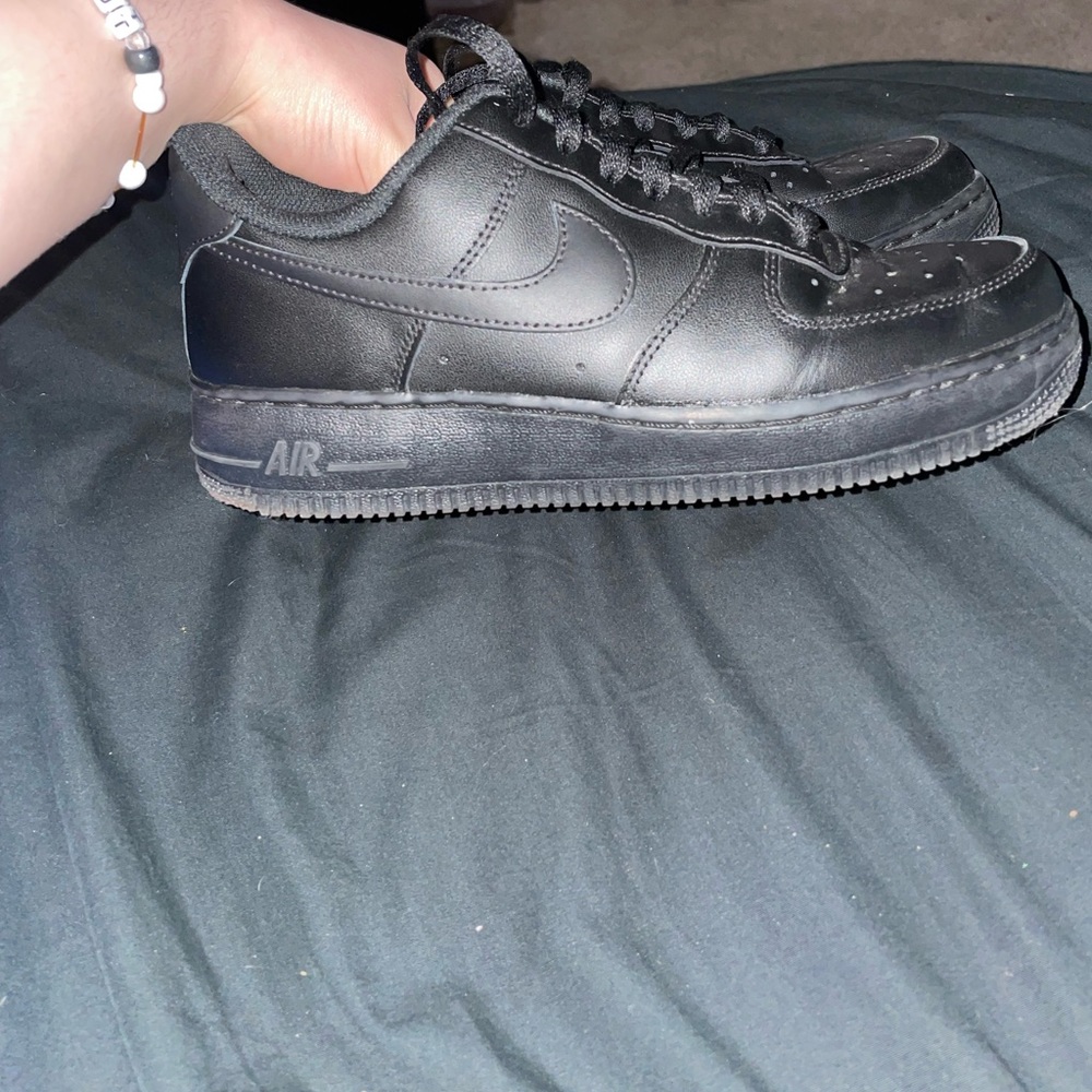 Black airforce 1’s - Picture 3 of 5